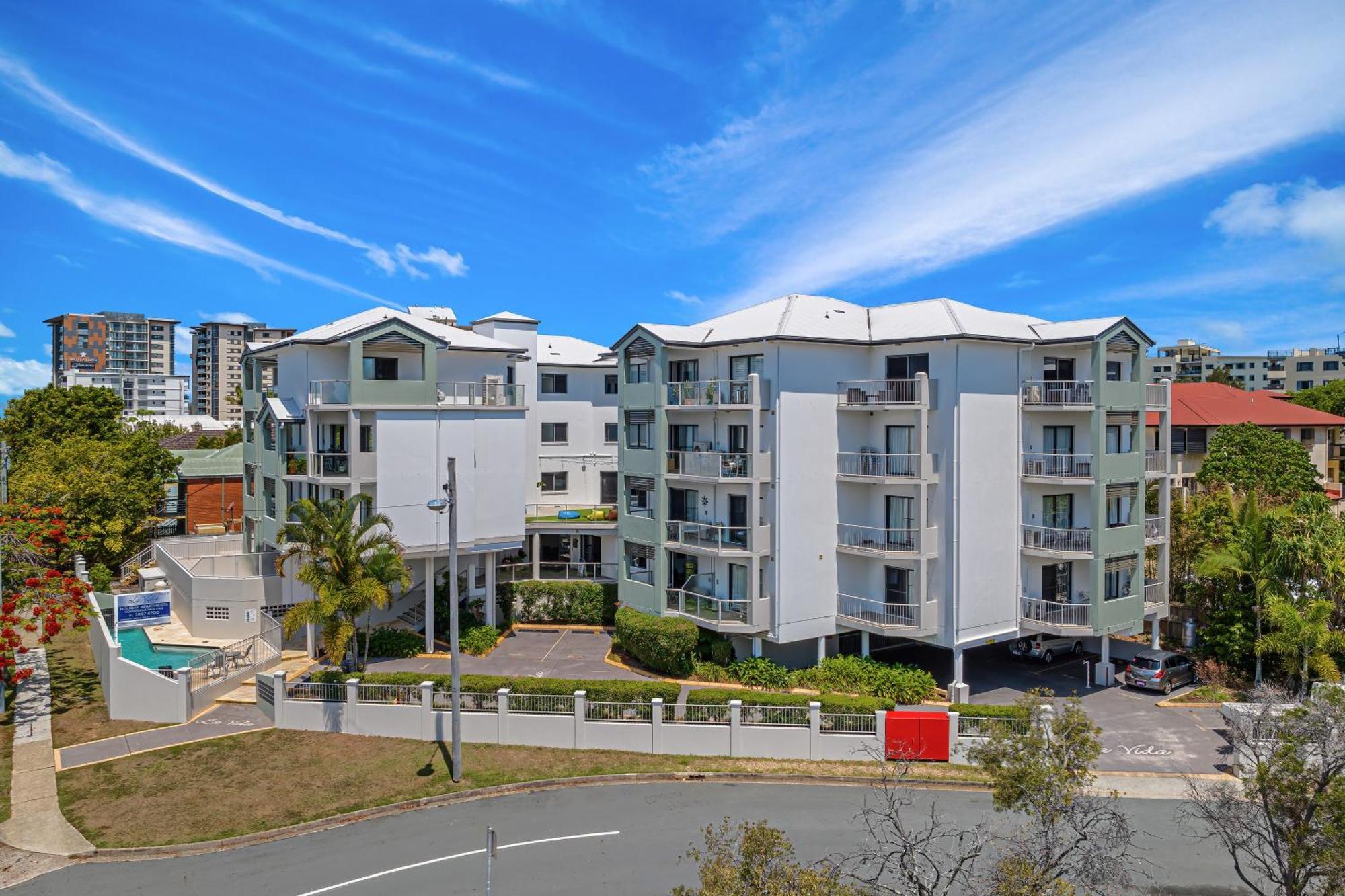 La Vida On Anzac Aparthotel Redcliffe Luaran gambar